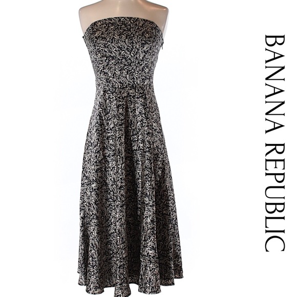 Banana Republic Dresses & Skirts - Banana Republic Silk Strapless Dress Size 4